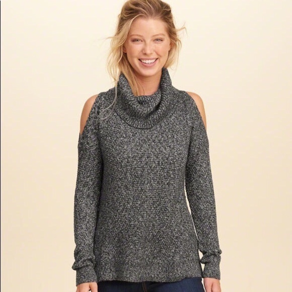Hollister cowlneck cold shoulder sweater